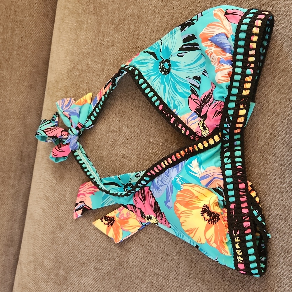 Bathing suit - Picture 2 of 5